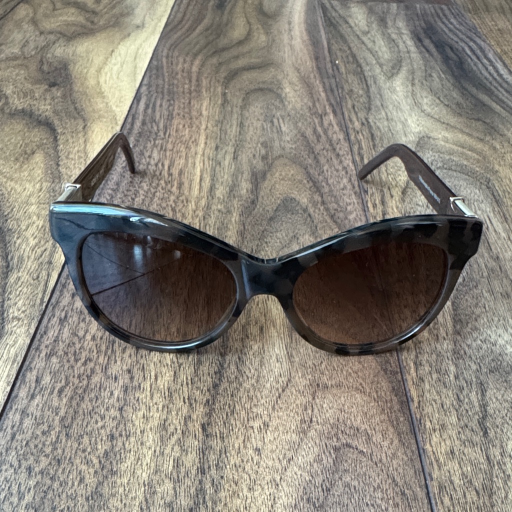 Chic Tortoise Shell Sunglasses